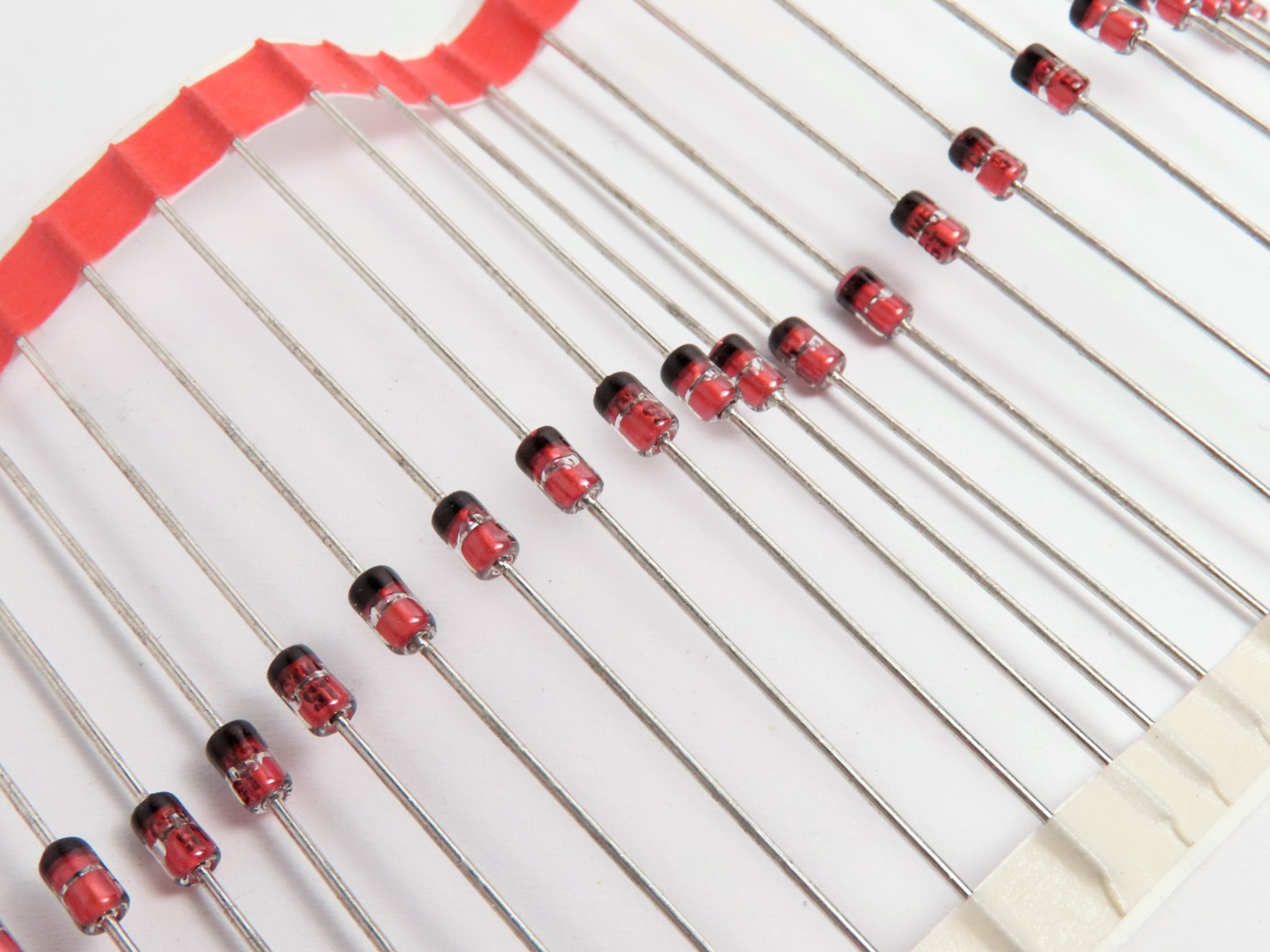 Dioda zenerova 7,5V/1,3W