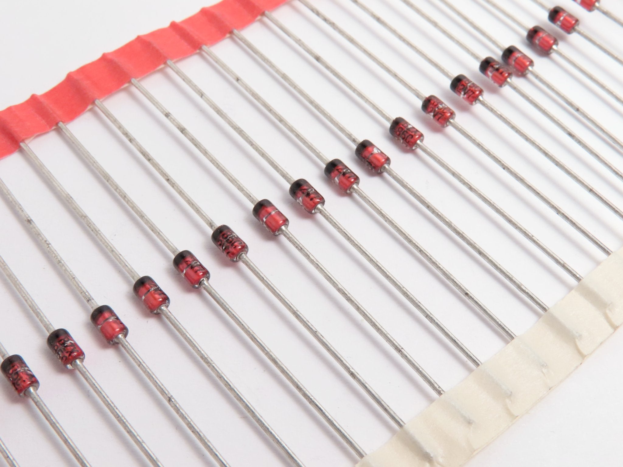 Dioda zenerova 2,7V/1,3W