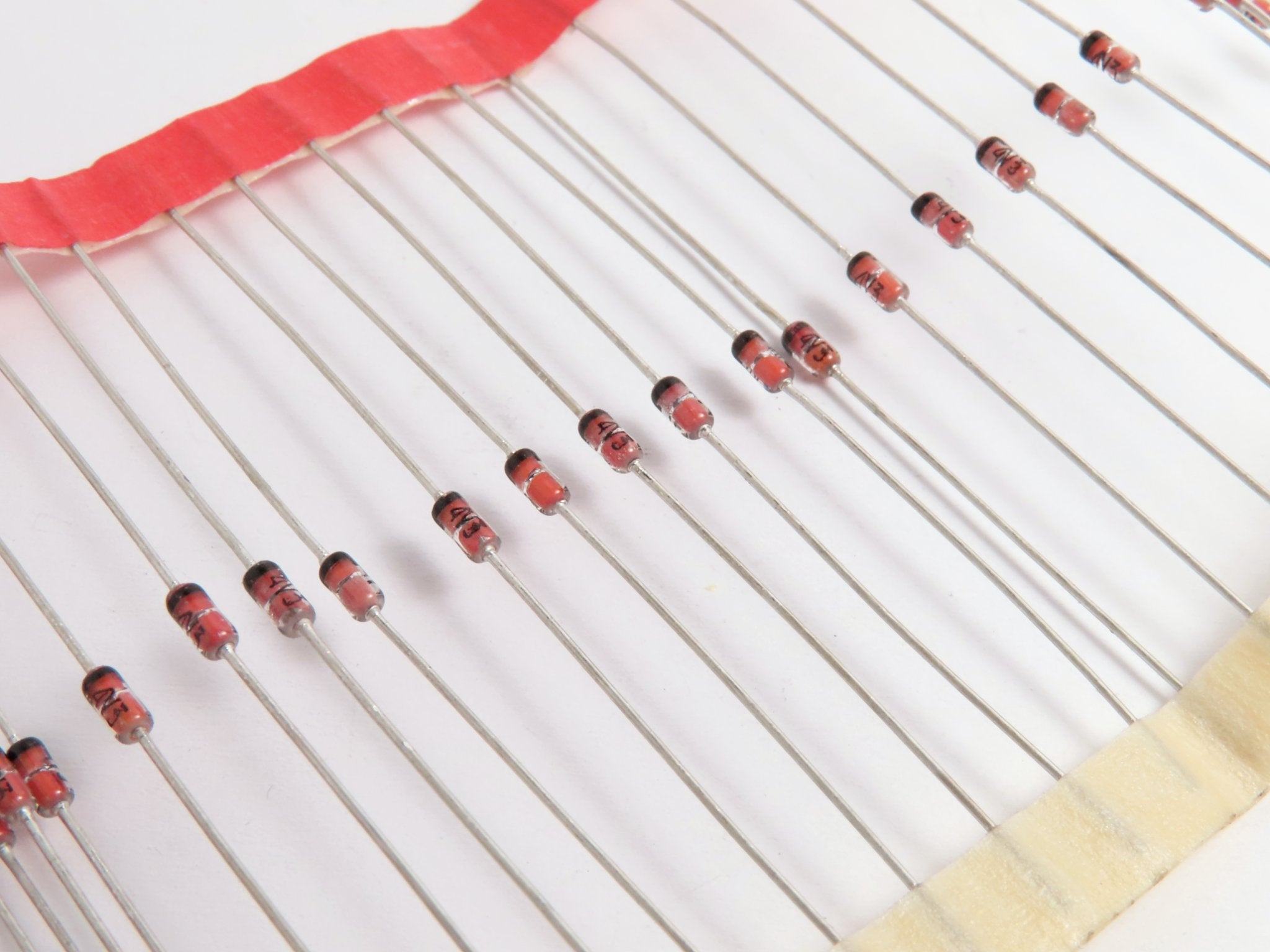Dioda zenerova 4,3V/0,5W