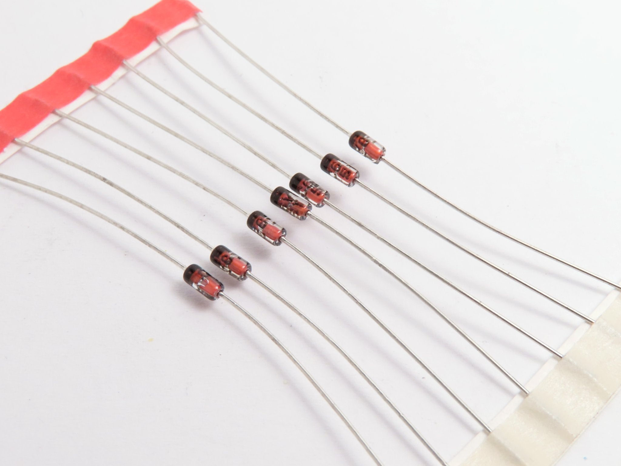 Dioda zenerova 6,8V/0,5W