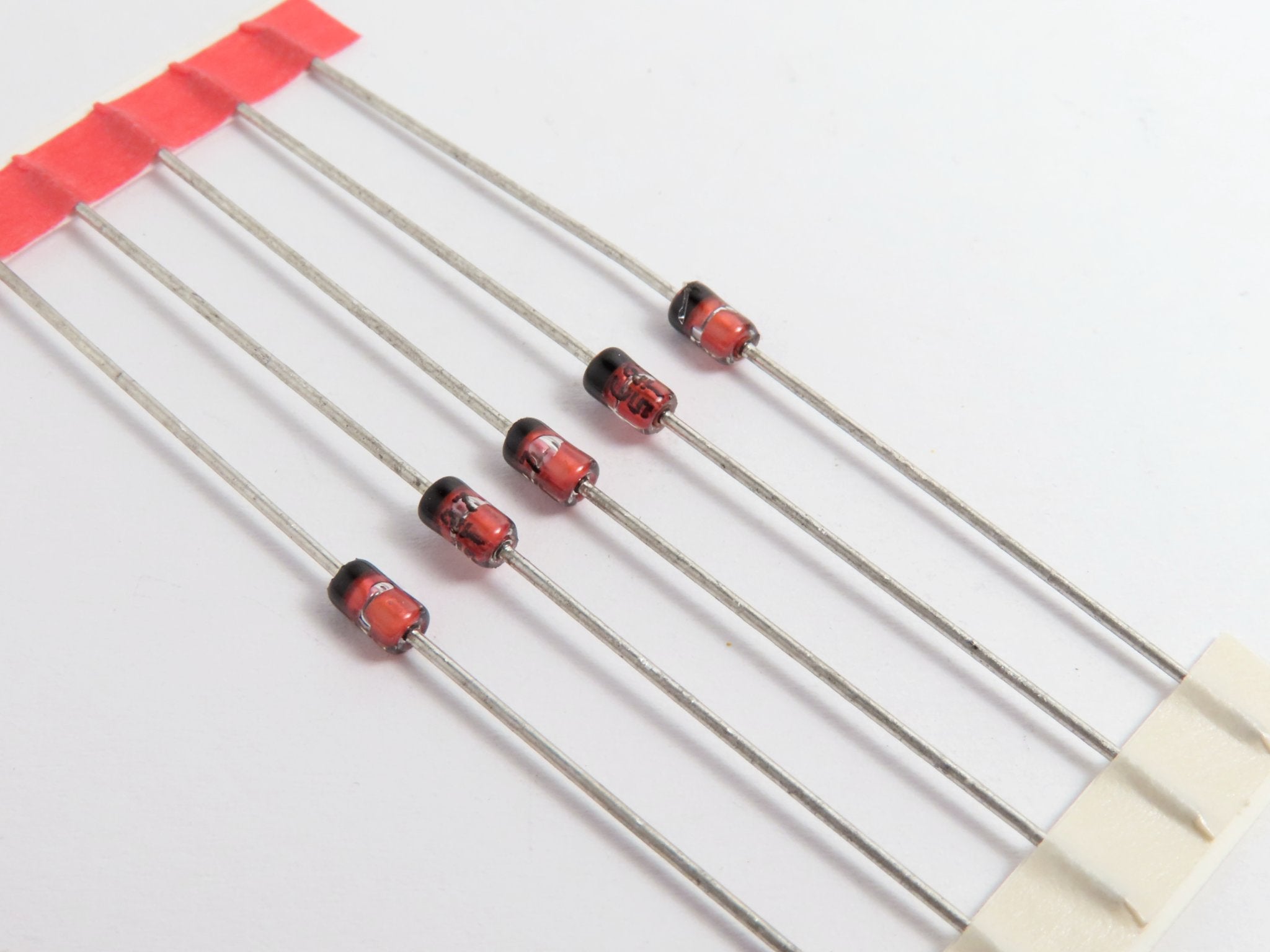 Dioda zenerova 27V/1,3W