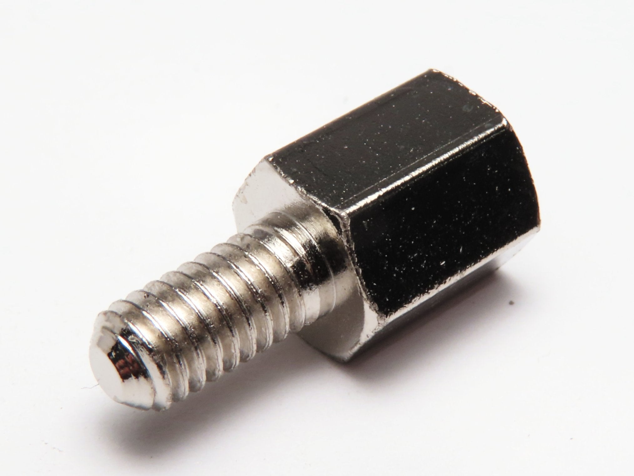 Sloupek distanční kovový 8mm/M4/vnitřní závit 1x/vnější závit 1x