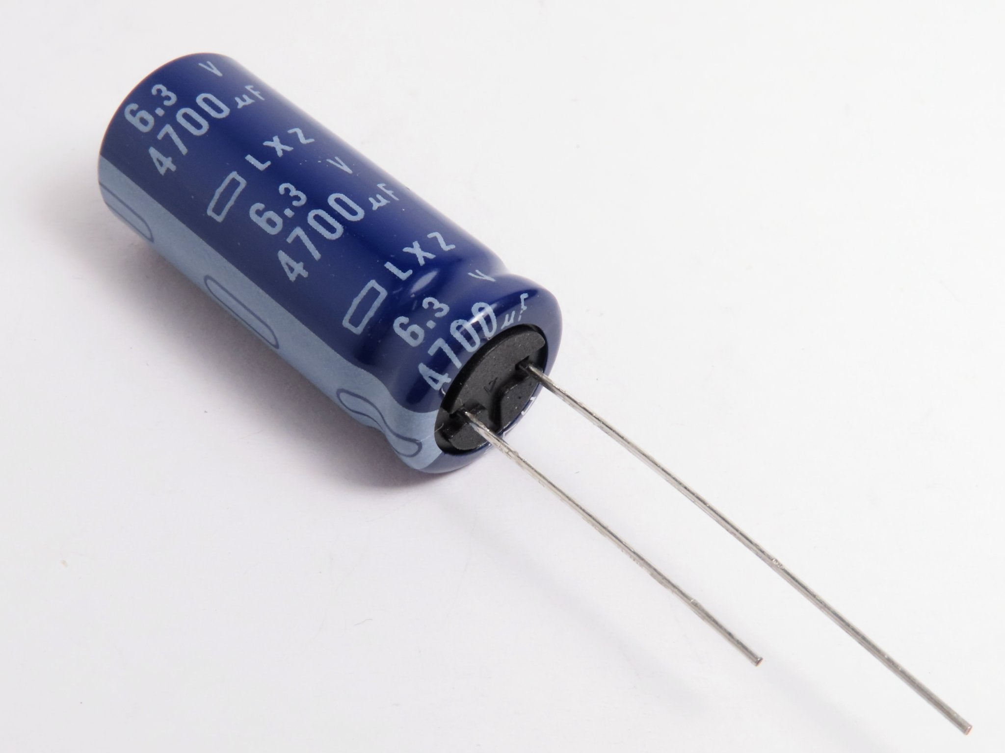 Kondenzátor elektrolytický LXZ  4700UF/6,3V