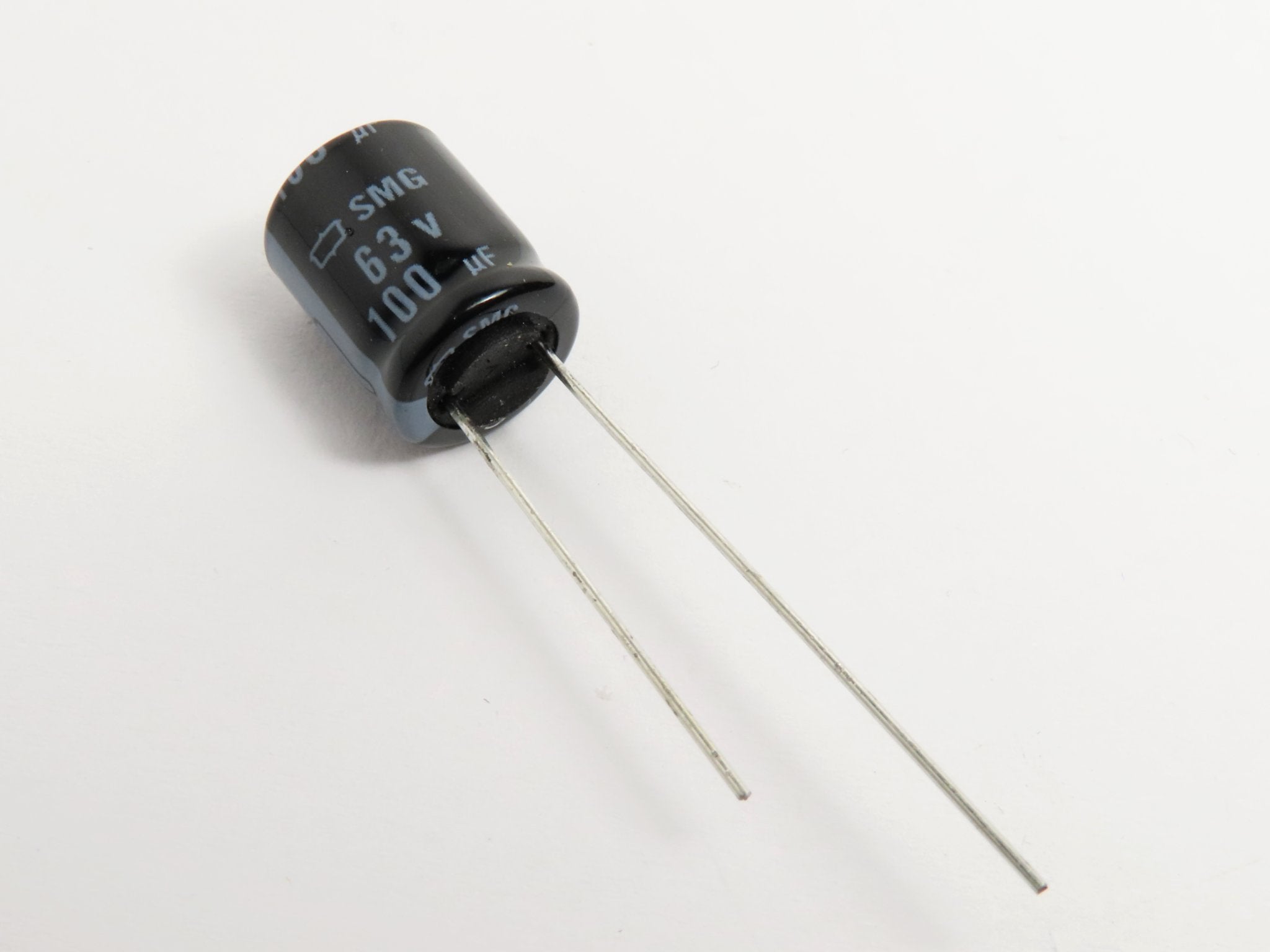 Kondenzátor elektrolytický 100UF/63V