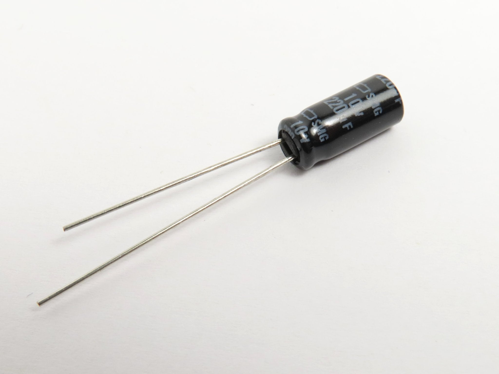 Kondenzátor elektrolytický 220UF/10V