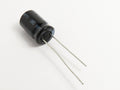 Kondenzátor elektrolytický 22UF/160V
