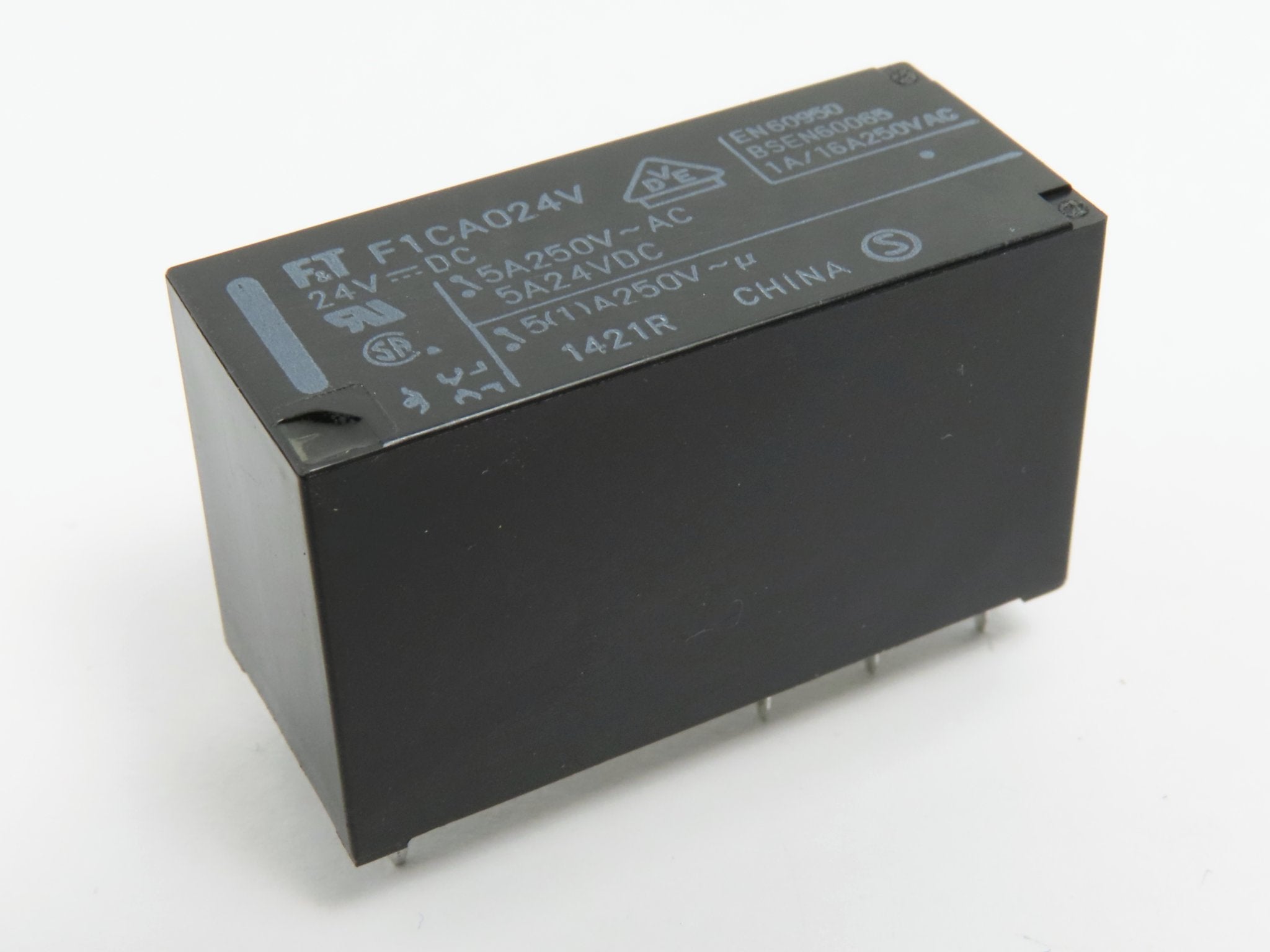 Relé Fujitsu 24VDC/1k5/DPDT/7A