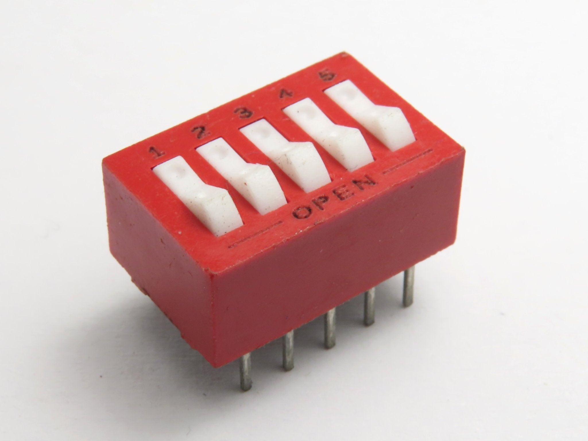 Spínač DIP 76SB05T