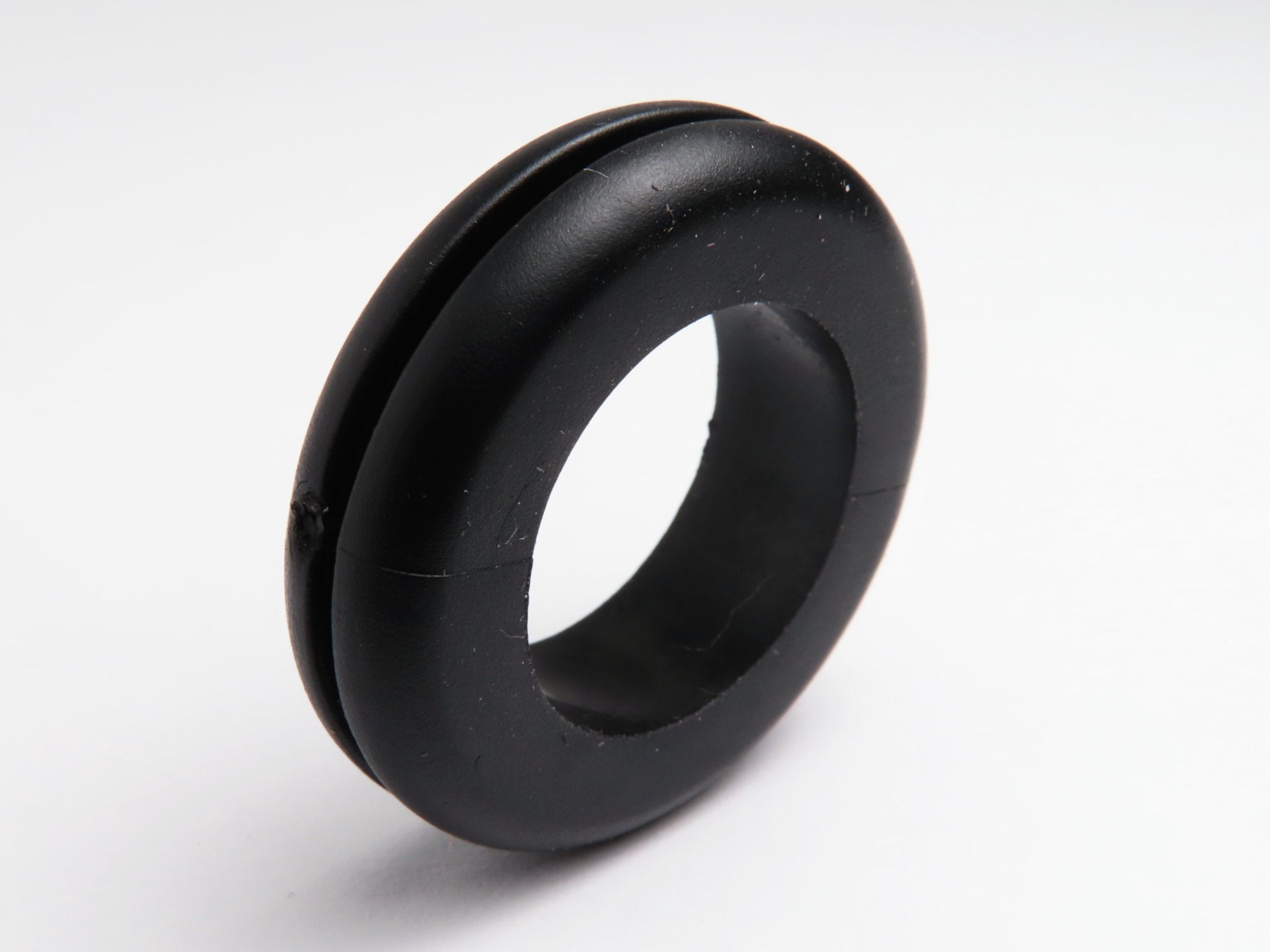 Průchodka kabelová 22 MM