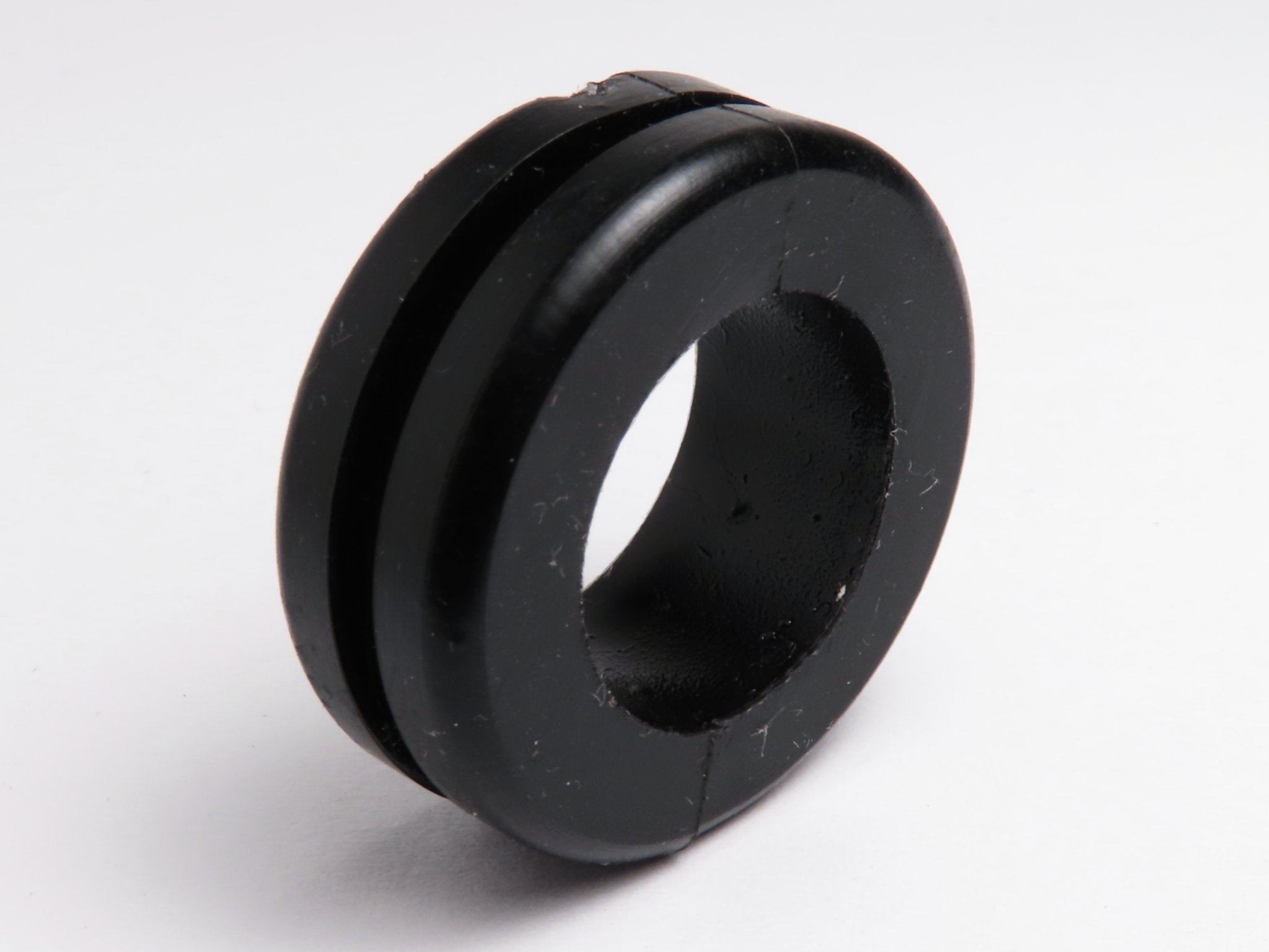 Průchodka kabelová 15MM X 18MM